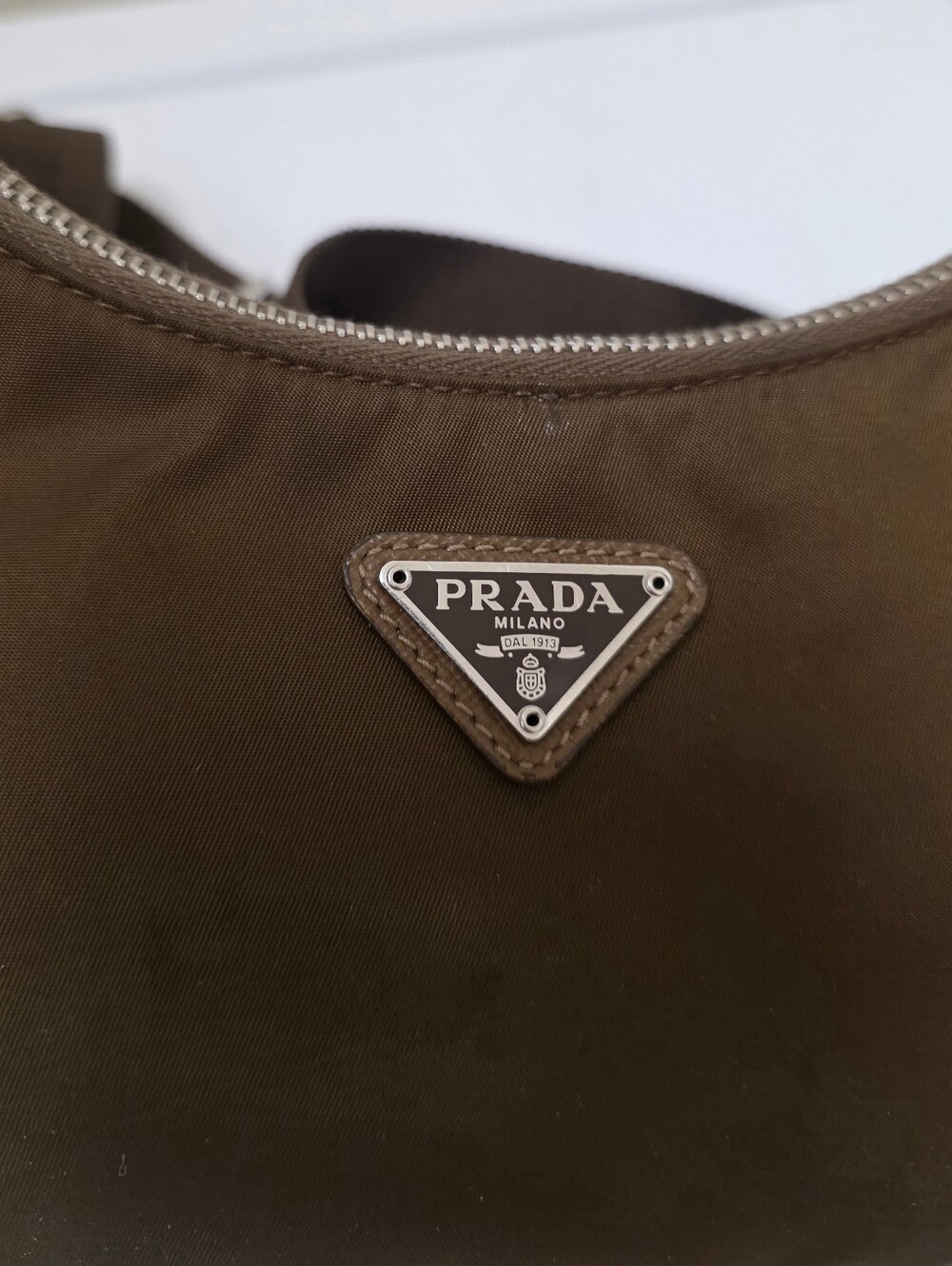 PRADA Re-edition 2005 Shoulder Bag - Picture 5 of 12